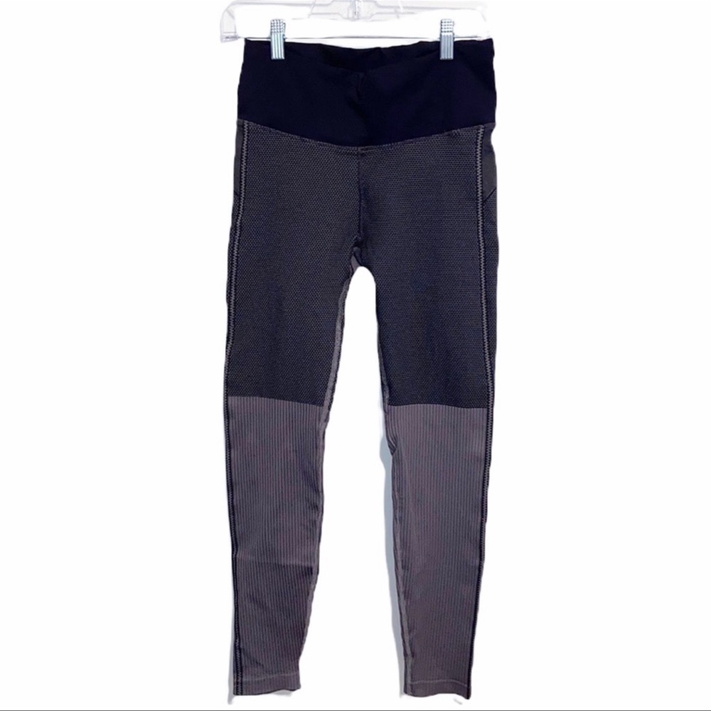 Athleta Black & Gray two tone colorblock textured leggings Womens Size Medium